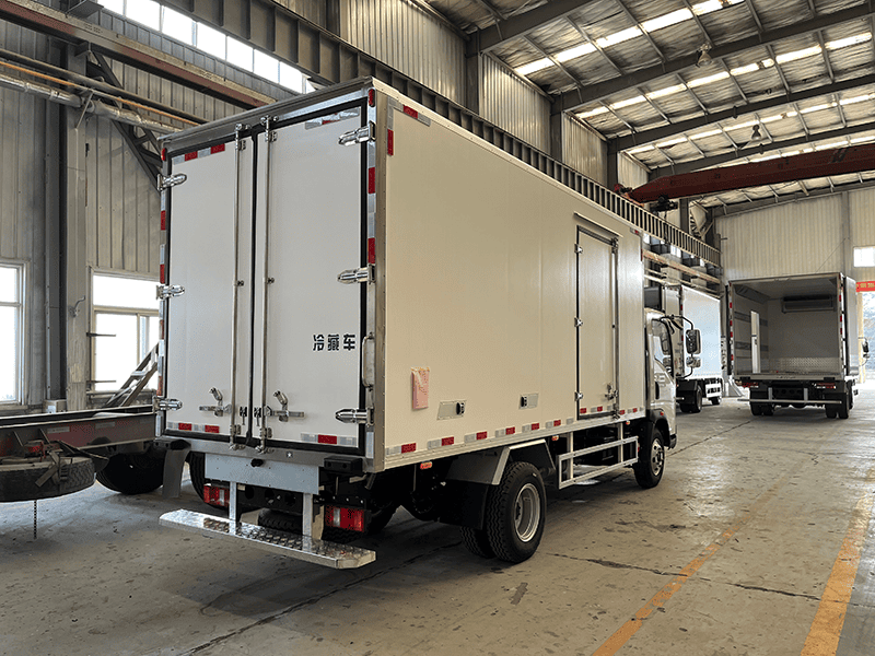 HOWO Refrigerated 4x2 THERMO KING Unit Truck3 Howo réfrigéré 4x2 Thermo King Unit Truck3