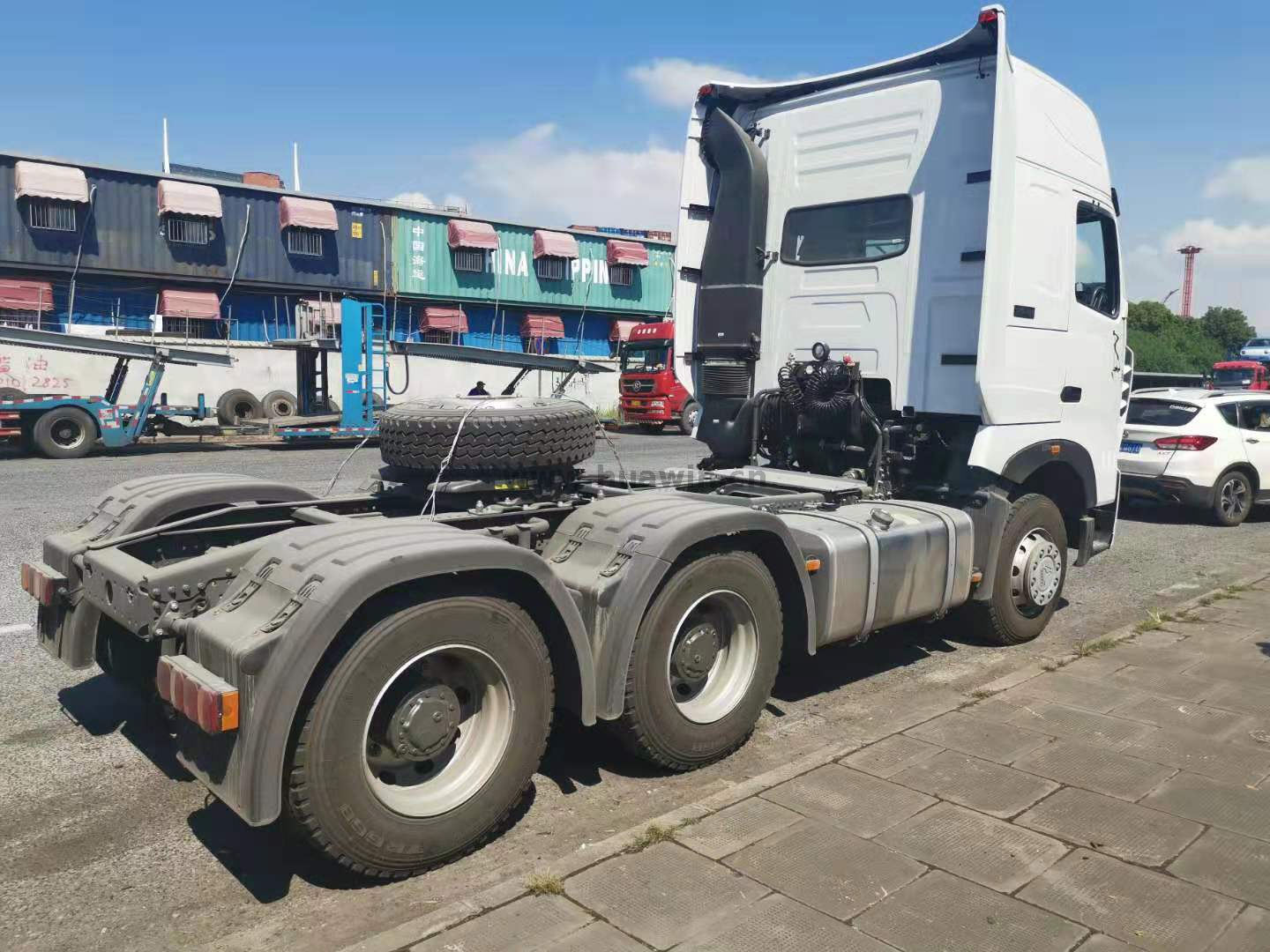 Châssis de camion cargo SINOTRUK A7 6x4 10 roues