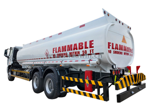 Camion de pétrolier Howo Fuel-6 × 4