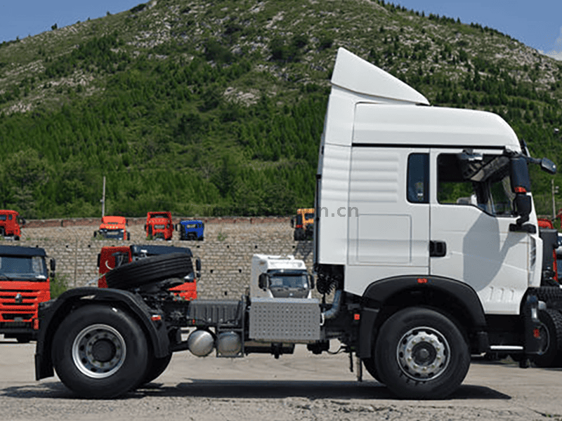 Sinotruk Howo TX 4x2 Tracteur-1
