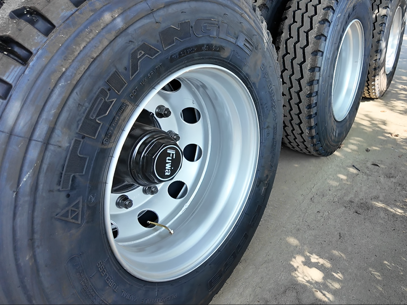 Semi-remorque &agrave; plateau 3 essieux 40 pieds-13