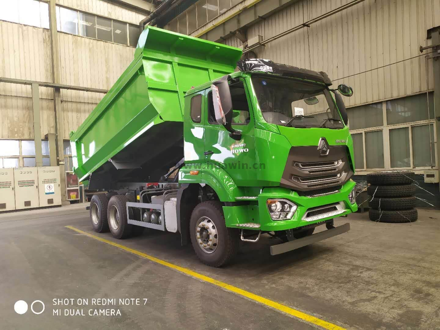 HOWO New E7G 6X4 10 roues 30T camion à benne basculante pour la pierre et le sable