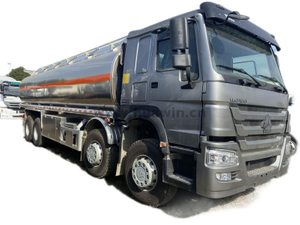 Sinotruk Howo 8x4 12 Wheeler Fuel Tamiker Tamion 30 kl Matière d'aluminium