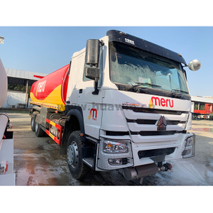 Sinotruk Howo 6x4 10 Wheelers Camion de pétrolier 20 kl