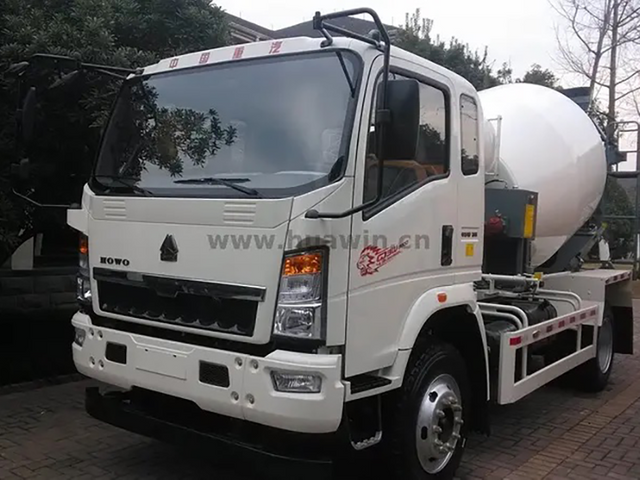 Sinotruk Howo 4x2 Concrete Mixer Tamin - 6cbm