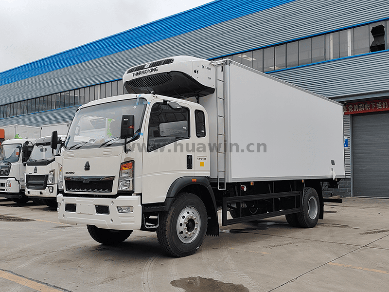 Camion réfrigéré Sinotruk Howo 4x2-2