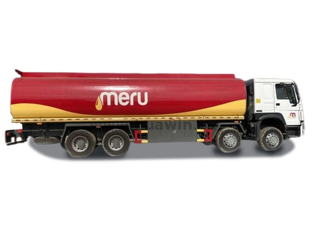 Sinotruk Howo 12 Wheeler Fuel Tanker 30 kl 