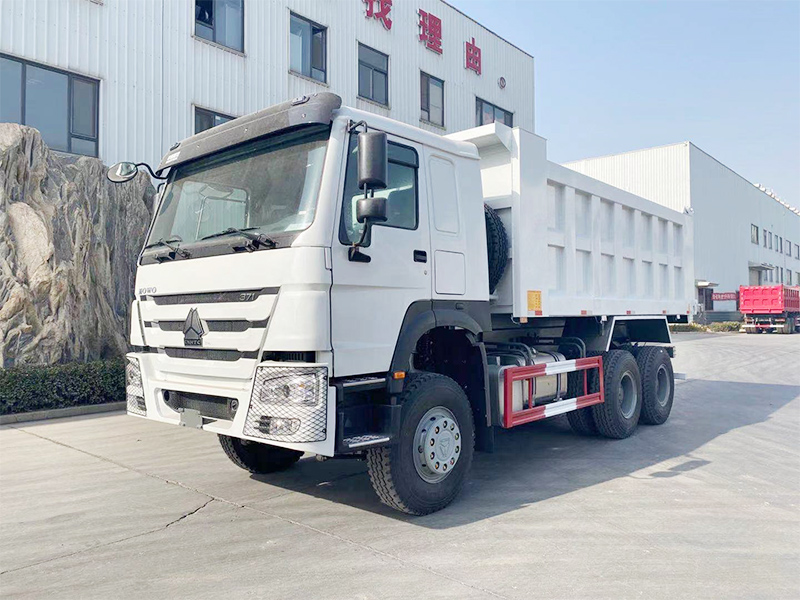 Camion à benne basculante à basculement avant HOWO 6X4