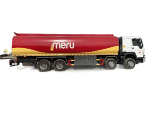 Sinotruk Howo 12 Wheeler Fuel Tanker 30 kl 