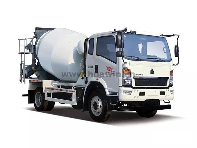 Camion de mélangeur Sinotruk Howo 4x2