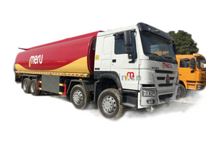 Sinotruk Howo 8x4 Camion-citerne de carburant 25 cbm