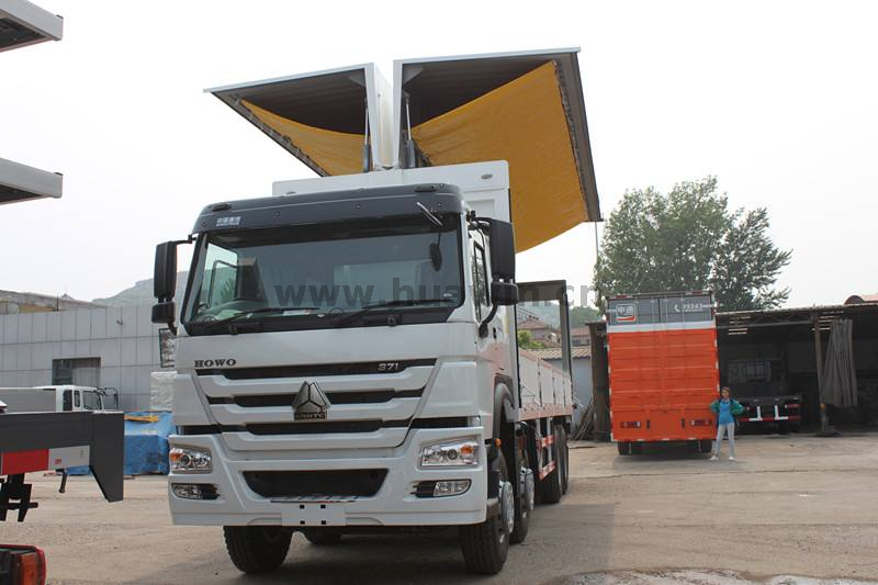 SINOTRUK HOWO 8X4 Aluminium Wing Open Van Truck