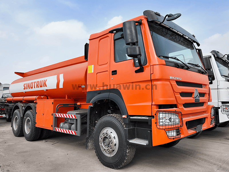 Camion de pétrolier Howo7-Fuel-6 × 4-5