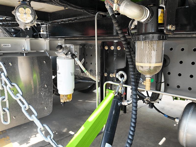 Sinotruk Howo 4x2 Tamion de balayeur de routes lourds-4