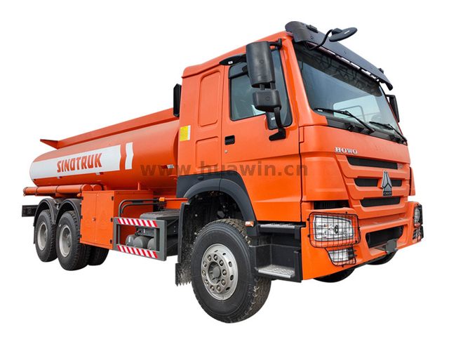 Camion de pétrolier Sinotruk Howo7 en carburant-6 × 4