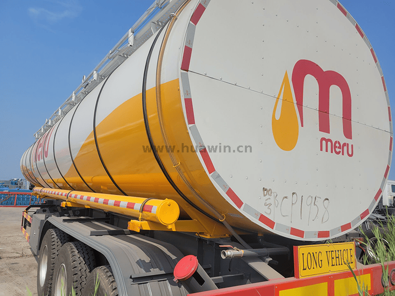 SEMI-TRAILER-11 de 40 cmb à 3 axes