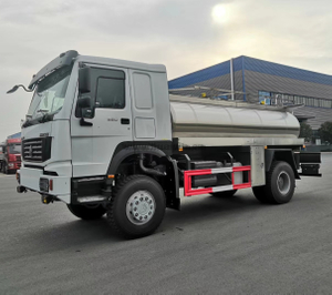 Sinotruk Howo 6x4 Camion de stockage et de transport de lait 16 CBM 