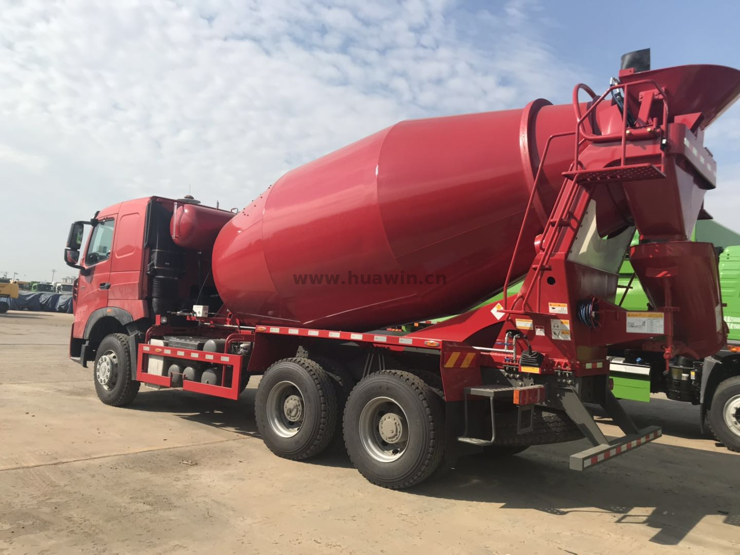 Camion malaxeur à béton SINOTRUK A7 6x4 - 10CBM