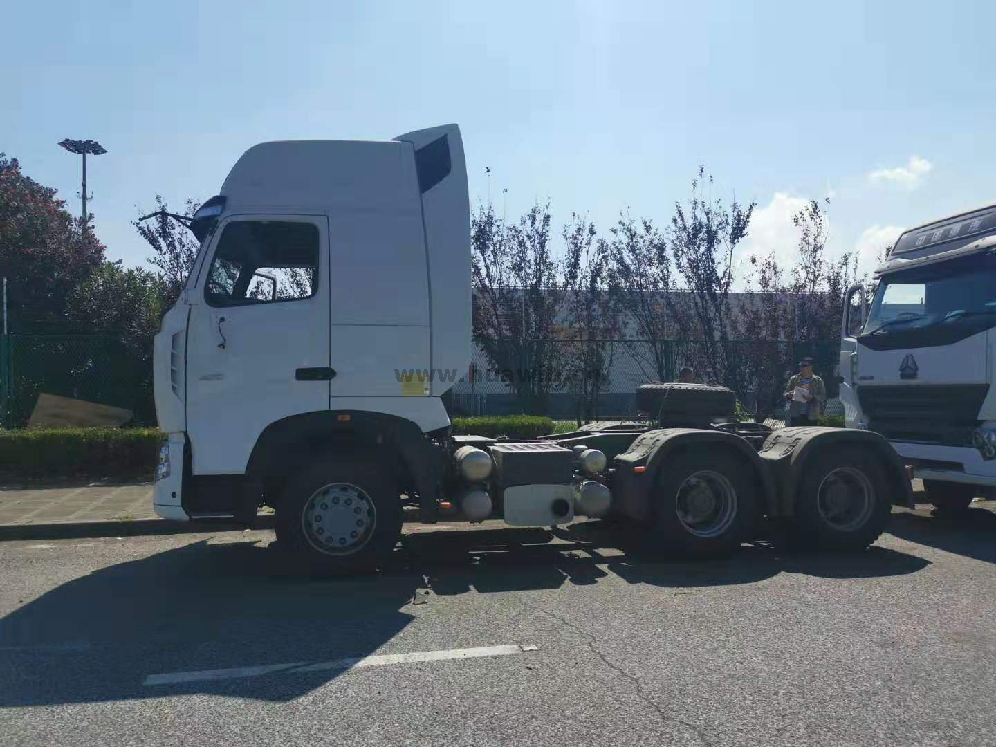 Châssis de camion cargo SINOTRUK A7 6x4 10 roues