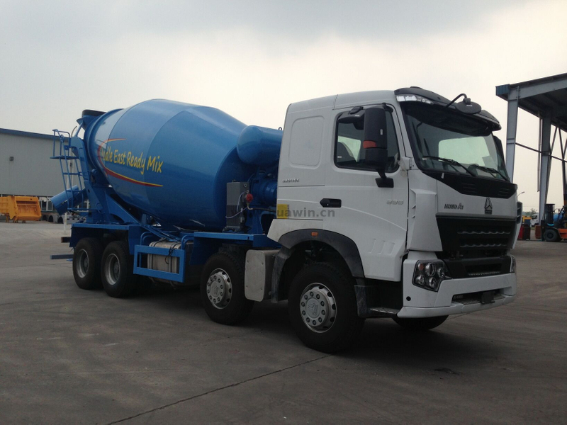 Camion malaxeur à béton SINOTRUK A7 8x4 - 14CBM