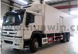 Camion de réfrigérateur Sinotruk Howo 6x4
